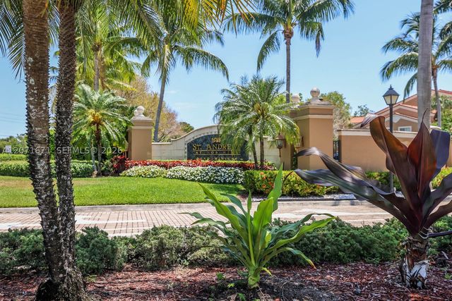 8050 N Nob Hill Rd 106, Tamarac, FL 33321