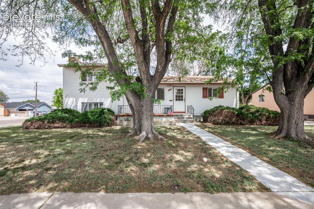 2100 Elmwood Lane, Pueblo, CO 81005 — exterior