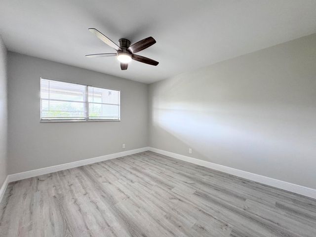 284 Flanders F, Delray Beach, FL 33484