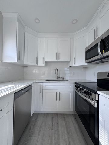 284 Flanders F, Delray Beach, FL 33484