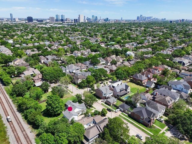 6510 Community Drive, Houston, TX 77005