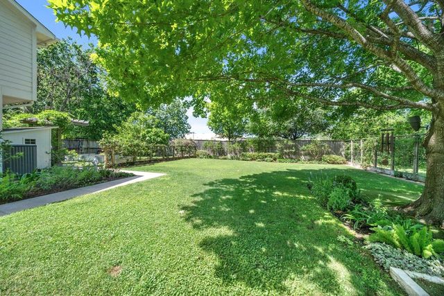 6510 Community Drive, Houston, TX 77005