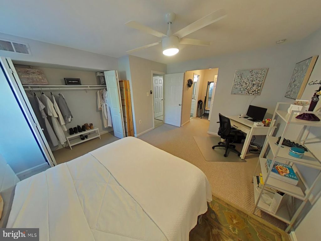 Image 11 of property listing at 7802 HANOVER PKWY #T2, Greenbelt, MD 20770