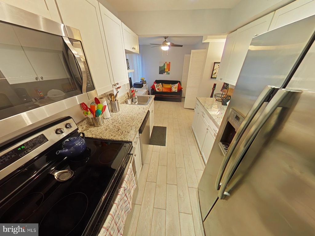 Image 3 of property listing at 7802 HANOVER PKWY #T2, Greenbelt, MD 20770