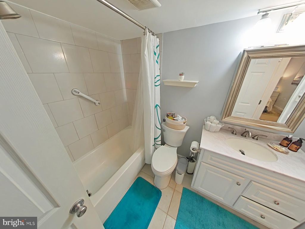 Image 6 of property listing at 7802 HANOVER PKWY #T2, Greenbelt, MD 20770