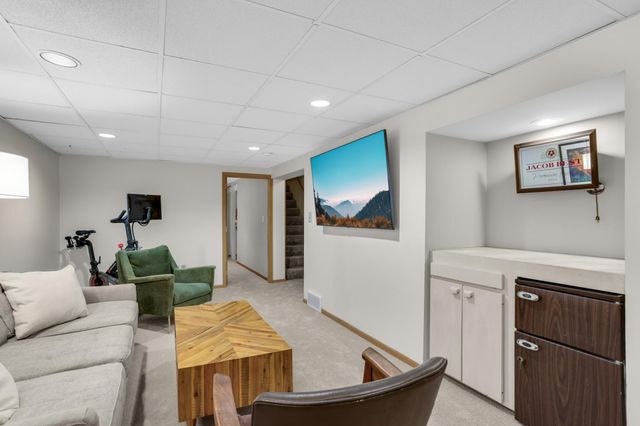 1405 Independence Avenue S, Saint Louis Park, MN 55426