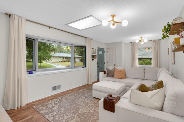 1405 Independence Avenue S, Saint Louis Park, MN 55426