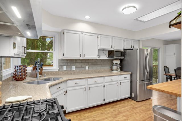1405 Independence Avenue S, Saint Louis Park, MN 55426