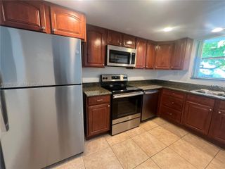 9371 Fontainebleau Blvd I205, Miami, FL 33172