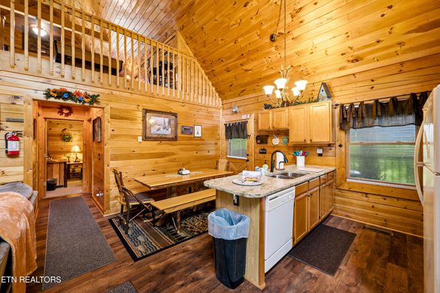 2123 Wingspan Drive, Sevierville, TN 37876