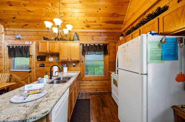 2123 Wingspan Drive, Sevierville, TN 37876
