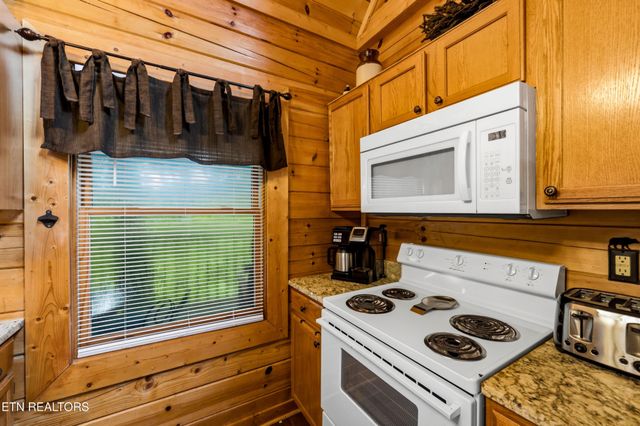 2123 Wingspan Drive, Sevierville, TN 37876