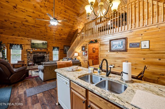 2123 Wingspan Drive, Sevierville, TN 37876