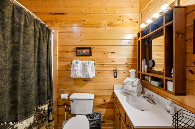 2123 Wingspan Drive, Sevierville, TN 37876