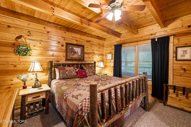 2123 Wingspan Drive, Sevierville, TN 37876