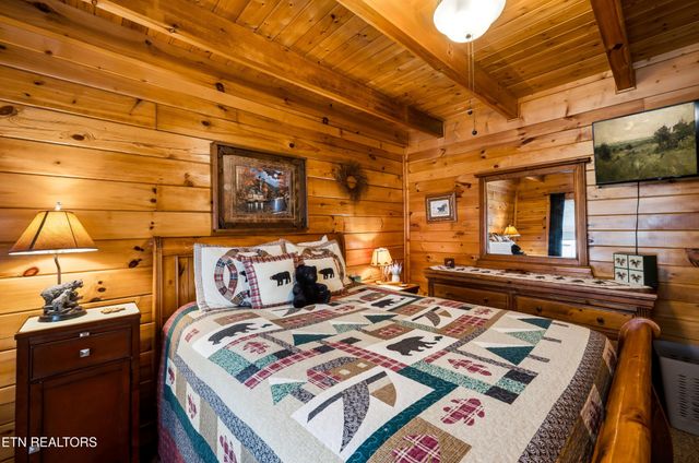 2123 Wingspan Drive, Sevierville, TN 37876