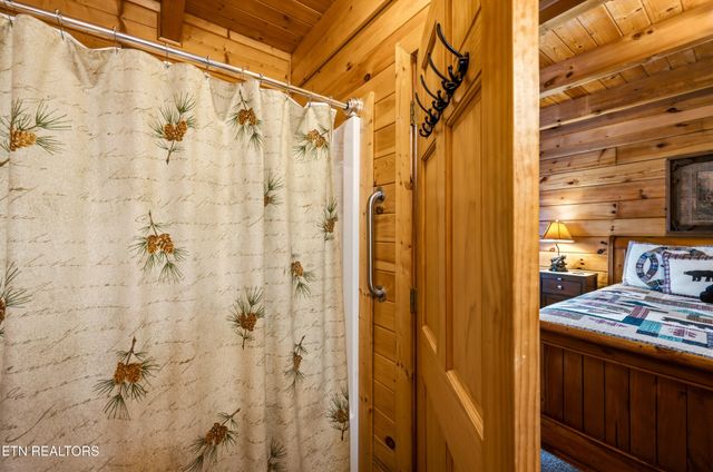 2123 Wingspan Drive, Sevierville, TN 37876