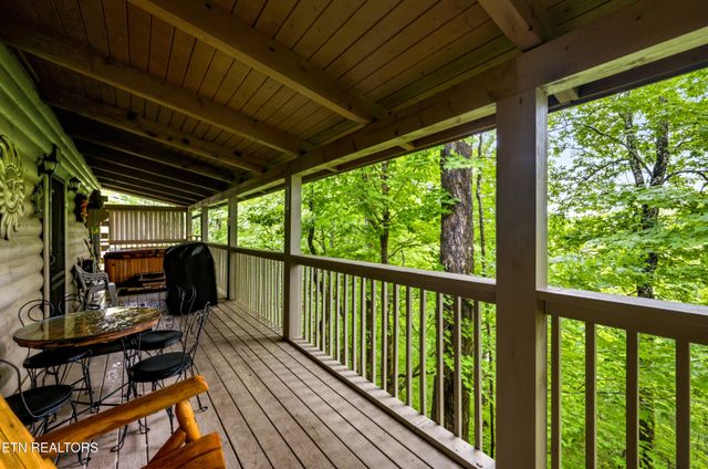 2123 Wingspan Drive, Sevierville, TN 37876