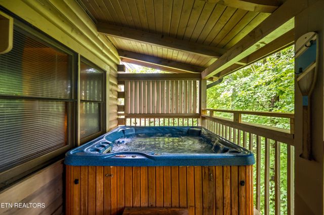 2123 Wingspan Drive, Sevierville, TN 37876