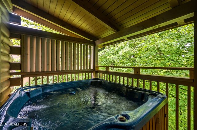2123 Wingspan Drive, Sevierville, TN 37876