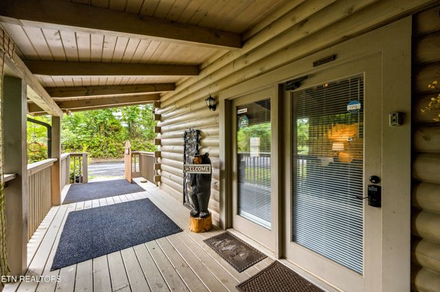 2123 Wingspan Drive, Sevierville, TN 37876