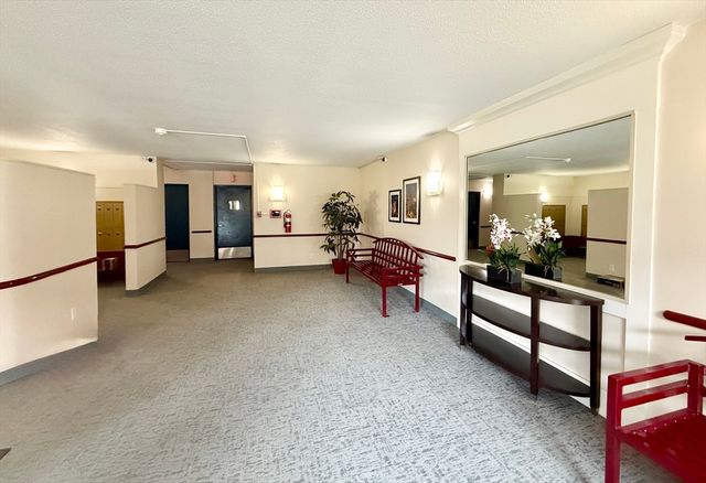 10 Williams St 34, Watertown, MA 02472