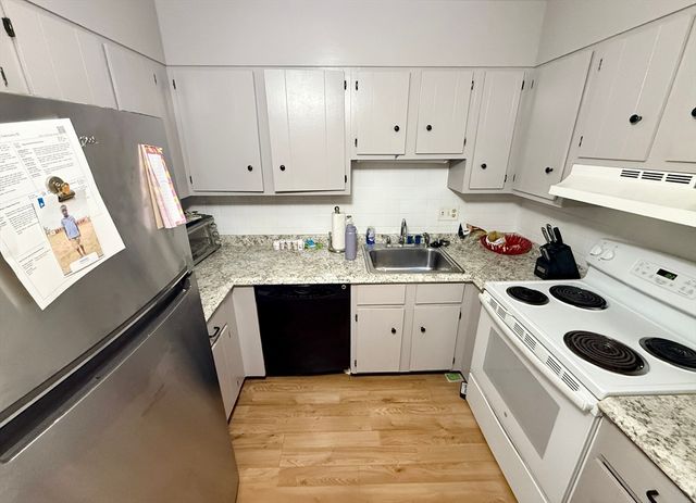 10 Williams St 34, Watertown, MA 02472