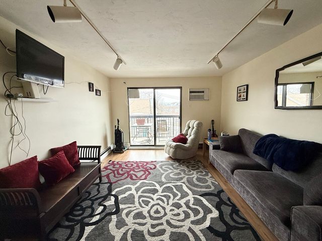 10 Williams St 34, Watertown, MA 02472