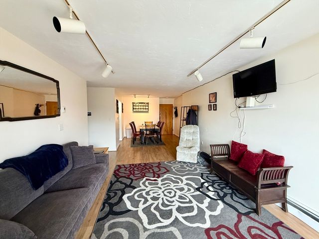 10 Williams St 34, Watertown, MA 02472