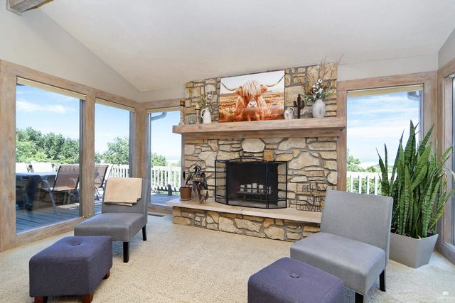 5305 Terra Heights Drive, Manhattan, KS 66503