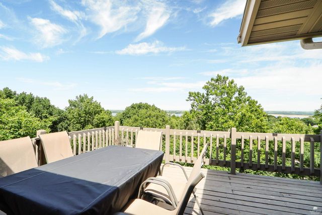 5305 Terra Heights Drive, Manhattan, KS 66503