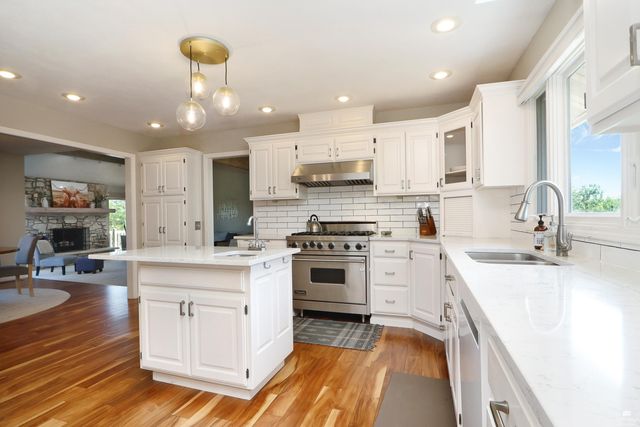 5305 Terra Heights Drive, Manhattan, KS 66503