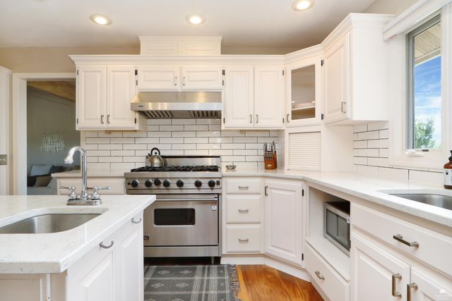 5305 Terra Heights Drive, Manhattan, KS 66503