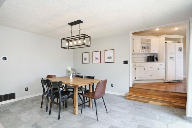 5305 Terra Heights Drive, Manhattan, KS 66503