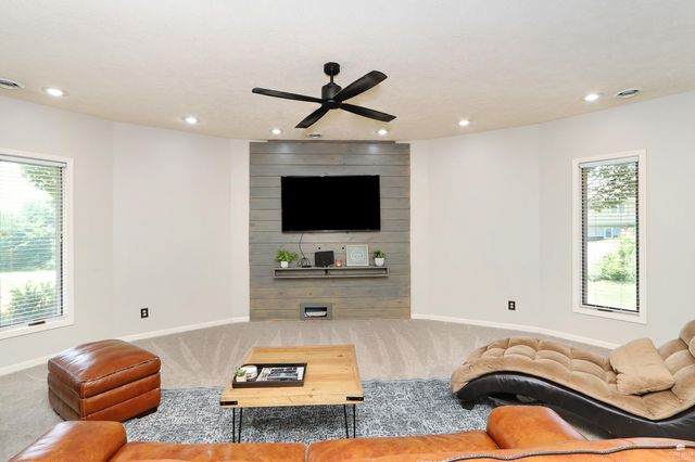 5305 Terra Heights Drive, Manhattan, KS 66503