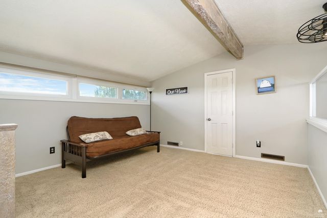 5305 Terra Heights Drive, Manhattan, KS 66503