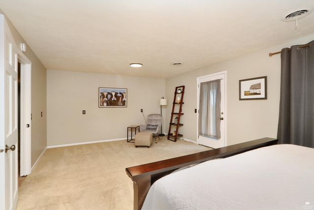 5305 Terra Heights Drive, Manhattan, KS 66503
