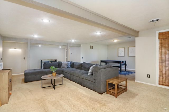 5305 Terra Heights Drive, Manhattan, KS 66503