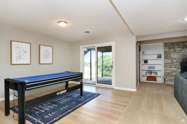 5305 Terra Heights Drive, Manhattan, KS 66503