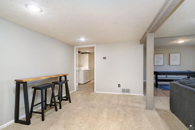 5305 Terra Heights Drive, Manhattan, KS 66503