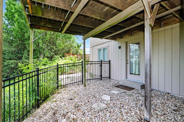 5305 Terra Heights Drive, Manhattan, KS 66503