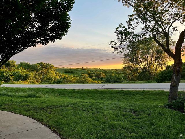 5305 Terra Heights Drive, Manhattan, KS 66503