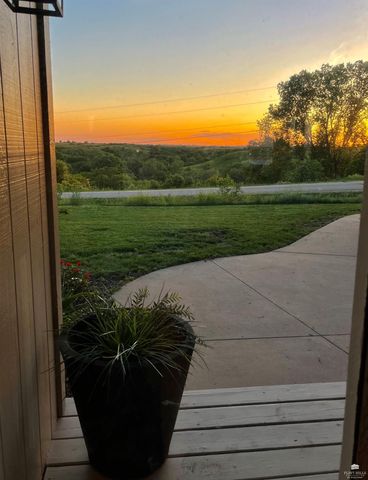 5305 Terra Heights Drive, Manhattan, KS 66503