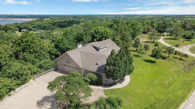 5305 Terra Heights Drive, Manhattan, KS 66503