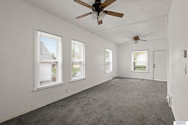 4721 N 42Nd Street, Omaha, NE 68111