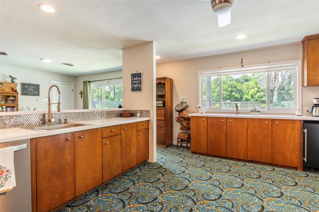 1208 15th Avenue N, Texas City, TX 77590