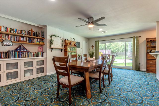 1208 15th Avenue N, Texas City, TX 77590