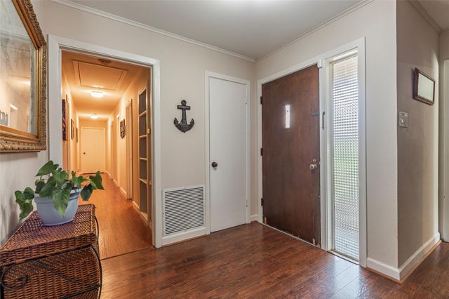 1208 15th Avenue N, Texas City, TX 77590