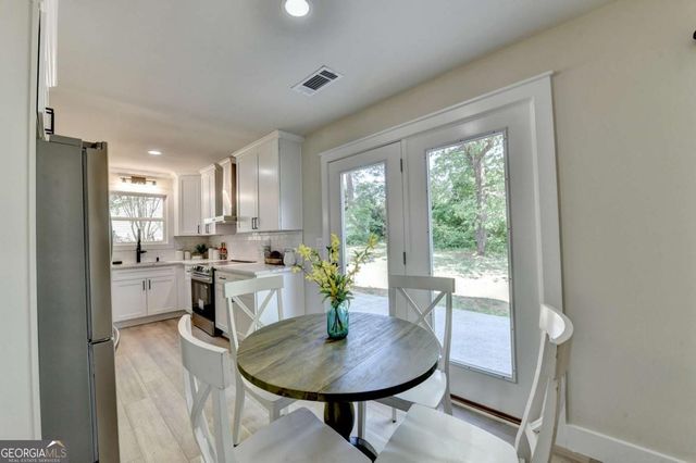 1421 Willow Bend Drive, Snellville, GA 30078