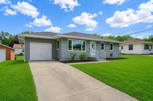 1129 Maxine Avenue, Waterloo, IA 50701